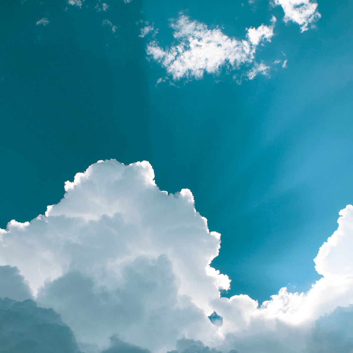  QUI SOMMES-NOUS ? 
 Les éditions Ourania s’intéressent à la façon dont les réalités spirituelles peuvent influencer notre quotidien, que nous soyons croyants ou non. 
 Elles proposent des biographies ainsi que des ouvrages de réflexion sur l’éthique et diverses problématiques actuelles, dans le but d’accompagner un cheminement de foi. Leur force réside dans la capacité à proposer des histoires authentiques, des parcours de vie à la fois atypiques et profondément inspirants. 
 Au fil des pages se dessine un message d’espoir qui ne peut laisser quiconque indifférent. Chaque ouvrage est une invitation à entreprendre un voyage avec son auteur et ses réflexions… 